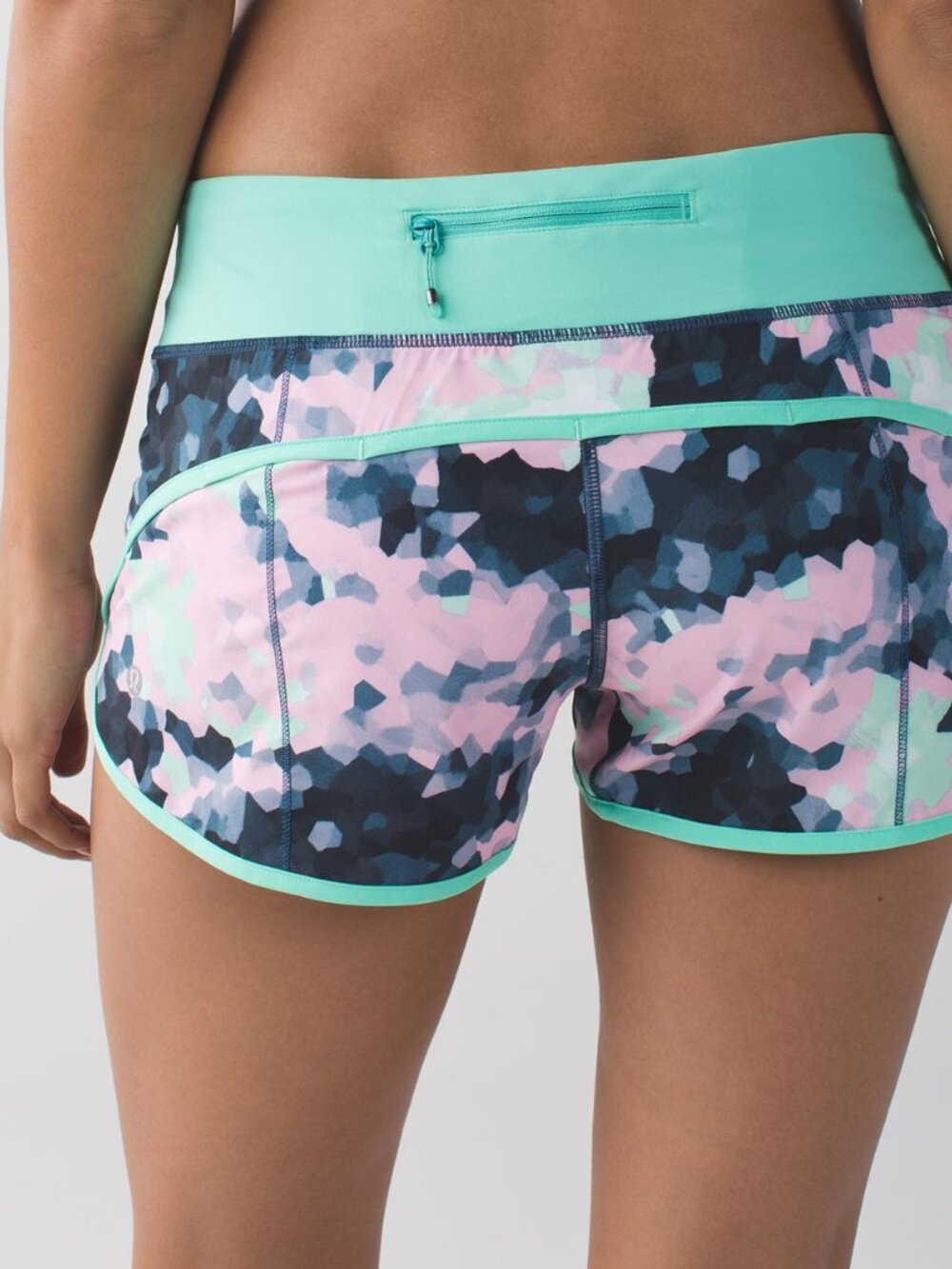 Lululemon Speed Short *4-Way Stretch 2.5" in Clouded Dreams Multi/Menthol
